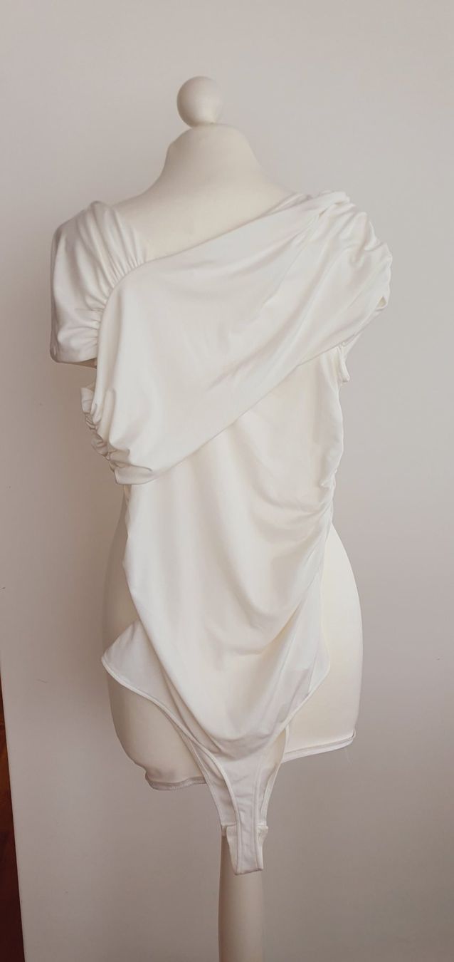 Top: Body weiss elegant Gr. S – Usato da Stansstad venduto da InStyle8 4
