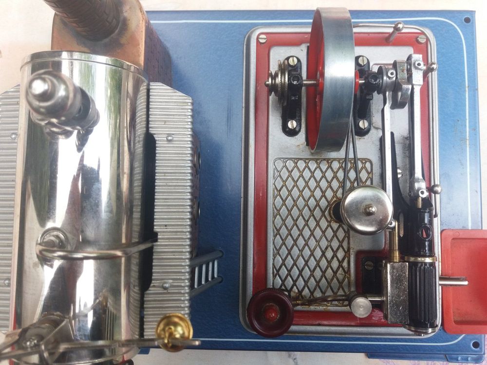 Machine à Vapeur Wilesco D16 - 250 Ml Avec Sifflet Sécurité - Modèle Cathédrale