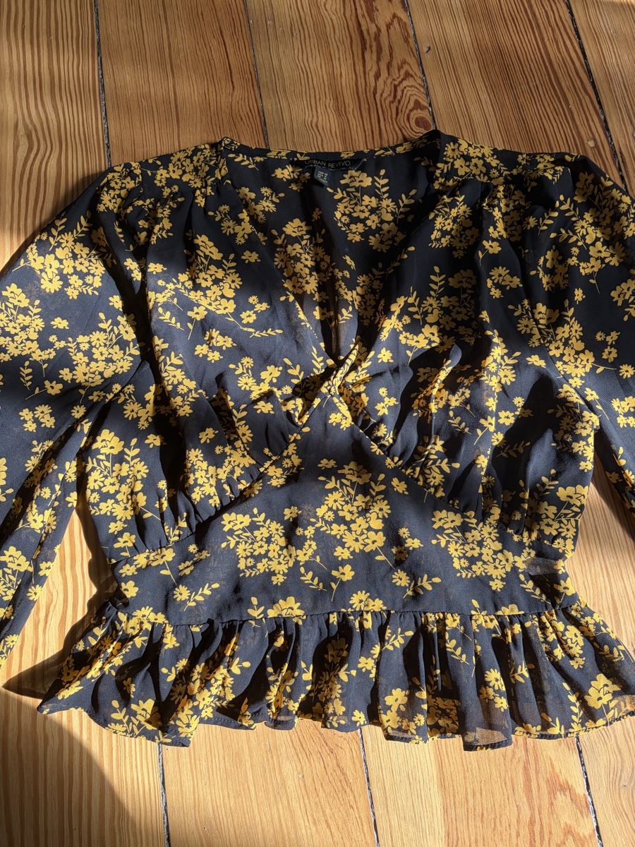 Camicette: Hongkong brand spring/summer  Floral Blouse S – Nuovo e nell'imballaggio originale da Basel venduto da 550_ckp6 1