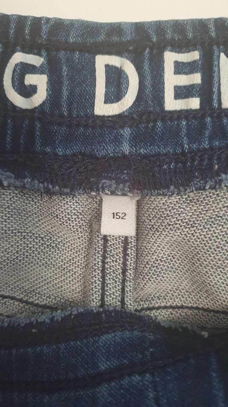 C&A Pantaloni: Jeans Shorts Gr. 152 – Usato da Volketswil venduto da Dokinka 2