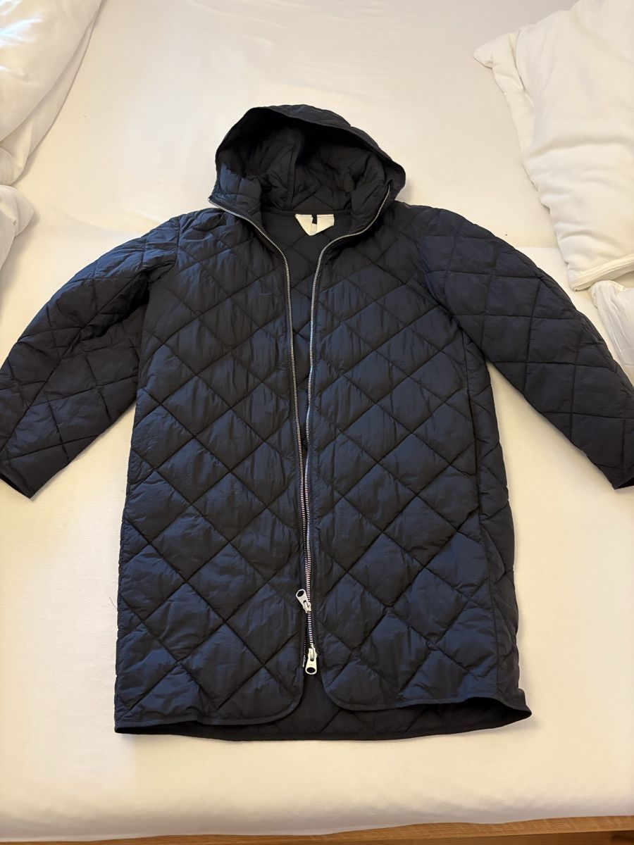 Arket Jacken: Steppjacke dunkelblau Arket – Gebraucht aus Zürich von dor_lbq5 1