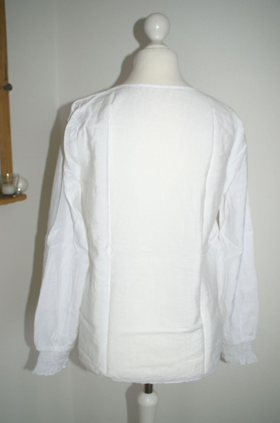Blusen: lässige schlichte Bluse, langarm, Gr. 36/38, in offwhite – Gebraucht aus Grüt (Gossau ZH) von o-nyx 5