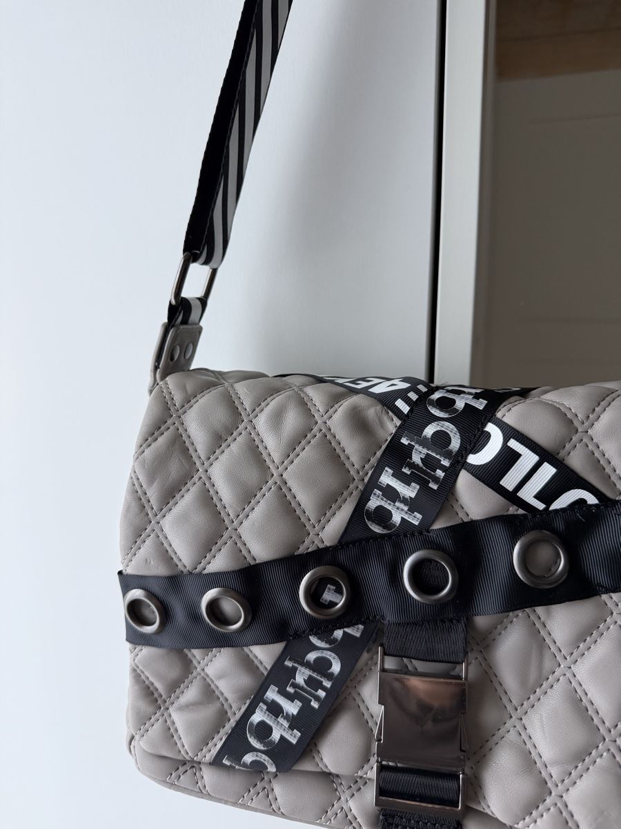 Taschen für Damen: Roccobarocco gesteppte Schultertasche – Gebraucht aus Heerbrugg von ura_ra97 1