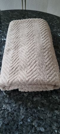 Beige Duschtuch mit Muster - Kuschelig weich!
