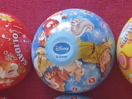 4 schöne spezielle Disney Kugeln,