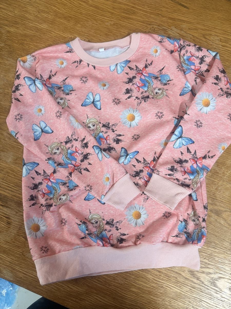 Pullover & Sweatshirts: Sweatshirt mit Elsa Motiv, Gr 110-116 – Gebraucht aus Klingnau von Nirvana
