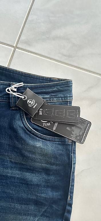 Jeans: Jeans Shorts Gr. M – Usato da Sarnen venduto da Sejosa15 1