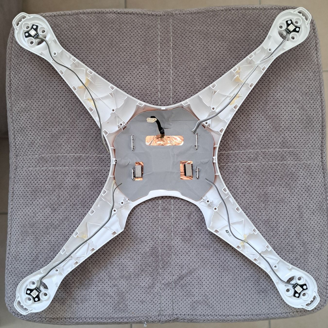 DJI RC Modellbau: DJI Phantom 4 Advanced WM332A Coque supérieure, LED et GPS – Gebraucht aus Genève von Leo_56_13 1