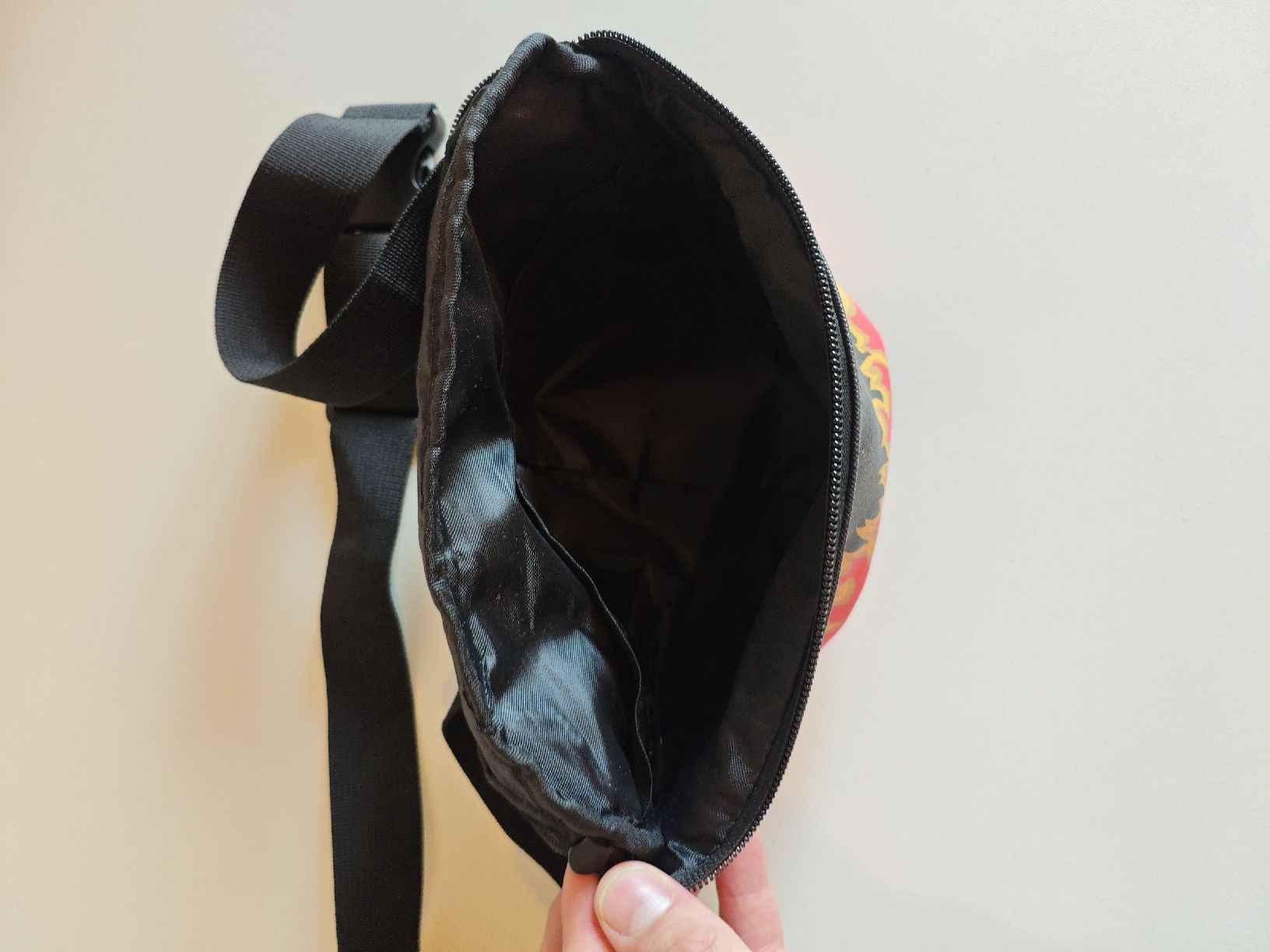 Borse: Bauchtasche mit Flammenmuster – Usato da Unterstammheim venduto da and_kj2n 2