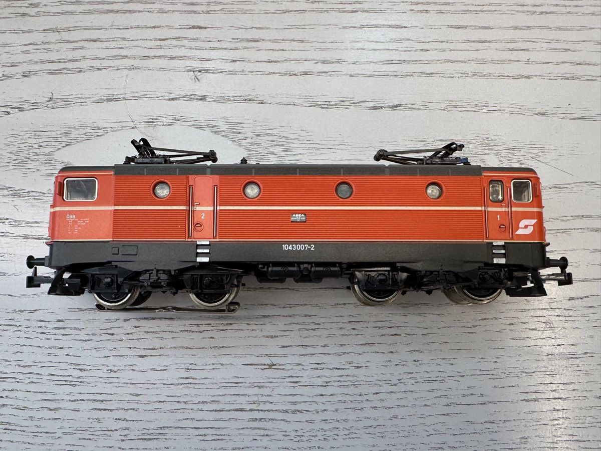 Märklin Modellini di ferrovie: Märklin 3160 ÖBB BR 1043 – Usato da Lupsingen venduto da New-Haven 2