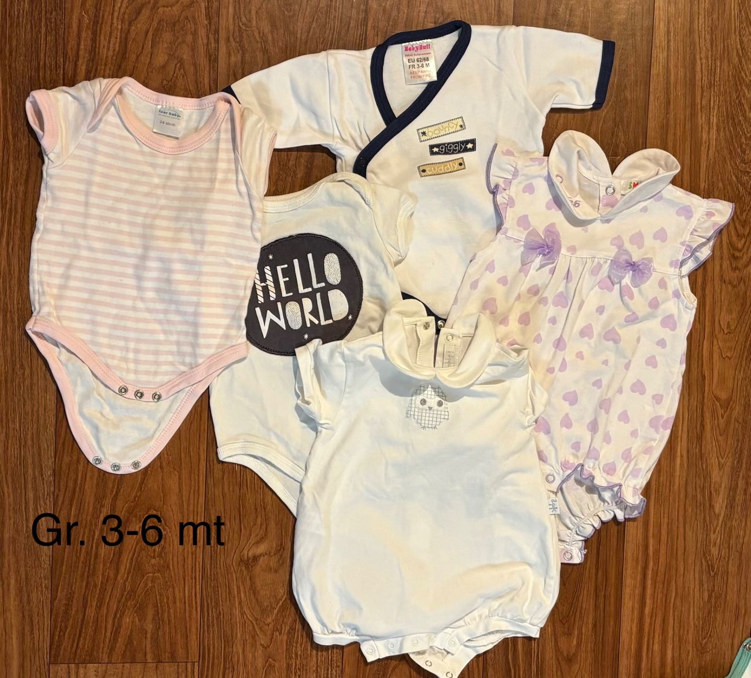 Lotti & Set di vestiti: Bodies, Sommer, Gr. 3-6 Mt., – Usato da Oberiberg venduto da mon_q7c2