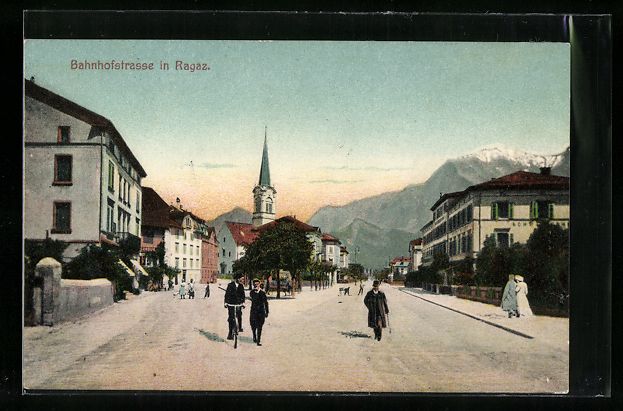 Cartoline postali: AK Ragaz, Bahnhofstrasse mit Radfahrer – Usato da Berlin venduto da bartko-reher