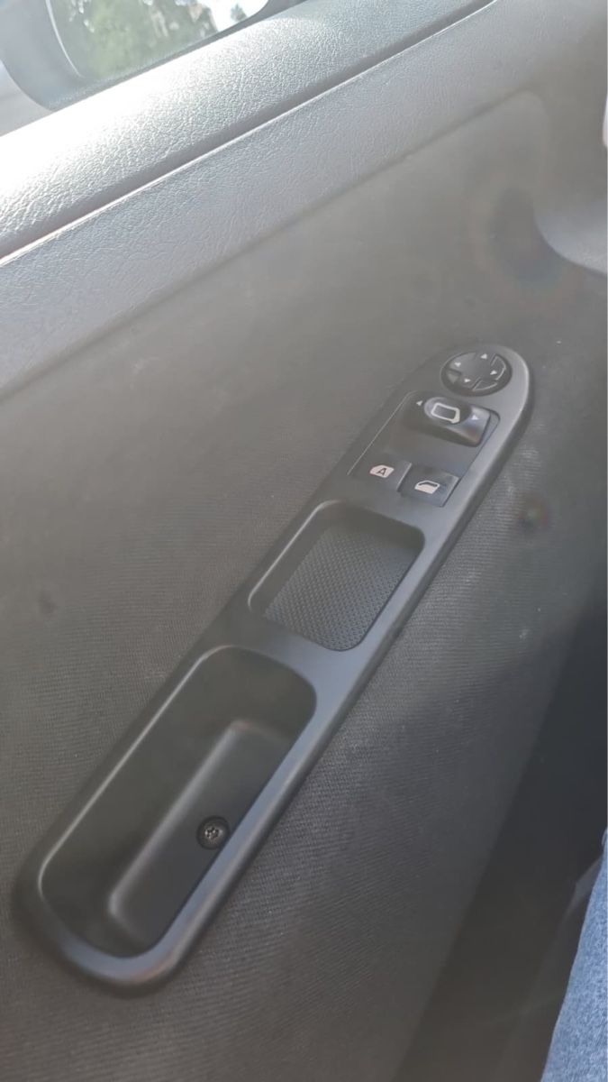 Peugeot Automobili: Peugeot 207 1.4i 16V  – Usato da Locarno venduto da skorpi85 3