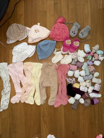 Mädchen Kleiderpaket 0-6M, Socken, Strumpfhosen, Mützen,Hut 