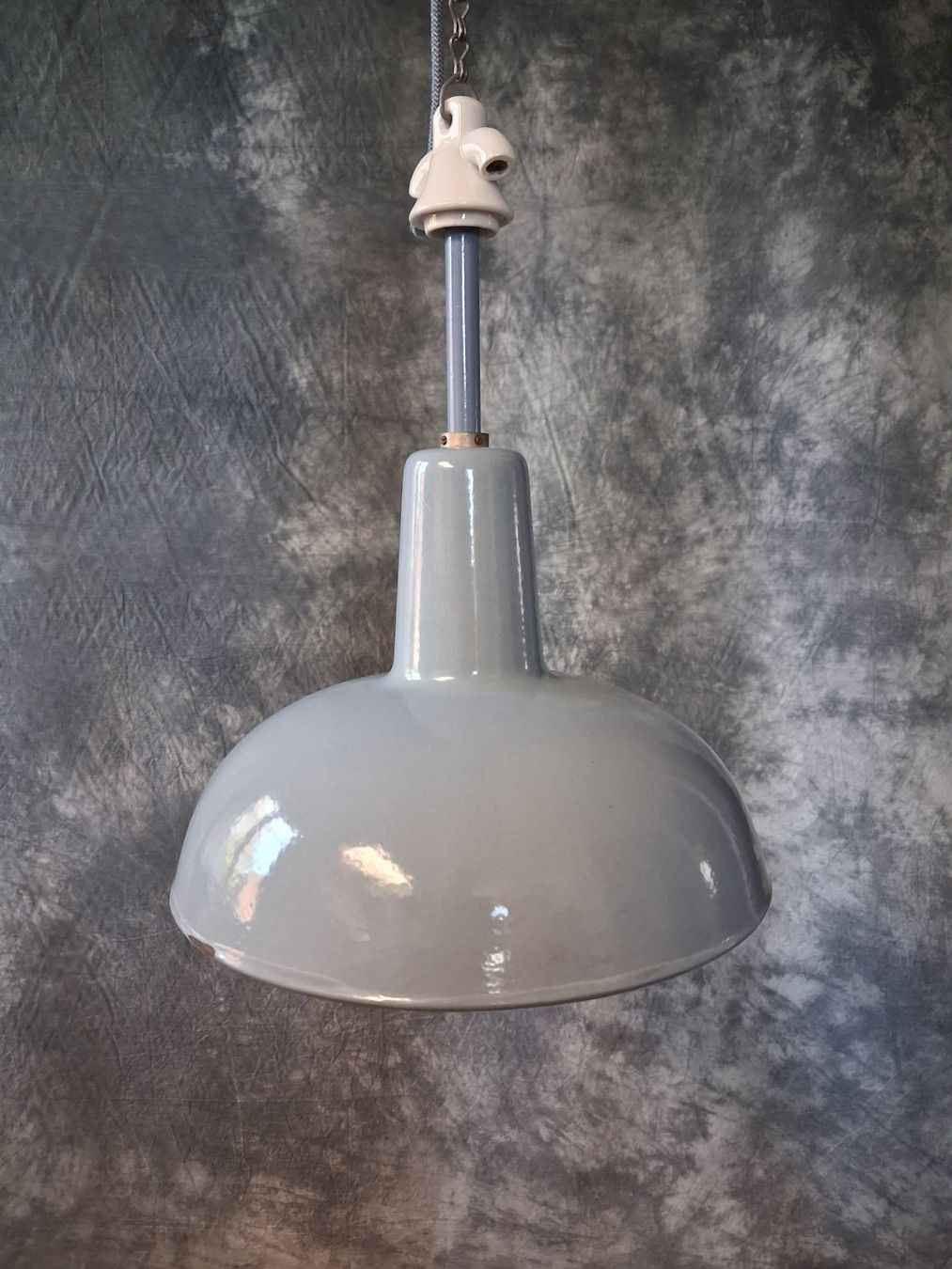 Lampade: Restaurierte alte Emaille Industrie Lampe – Usato da Winterthur venduto da lampenretter