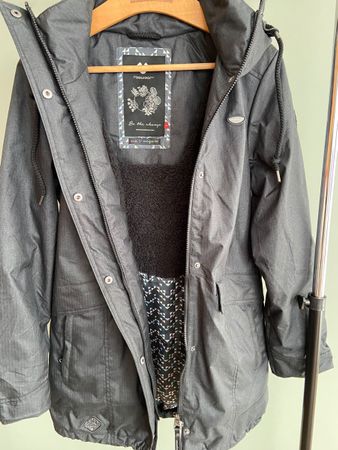 Ragwear Winterjacke anthrazit gefüttert Grösse L neuwertig 