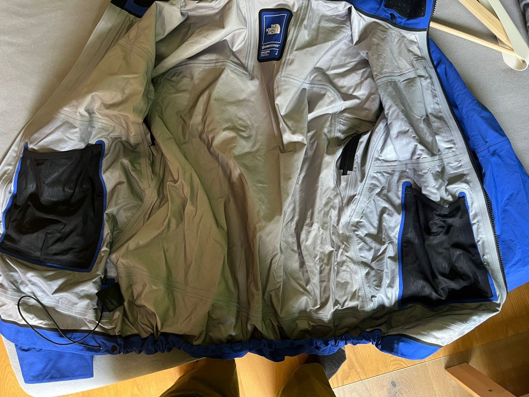 North Face Giacche: The North Face Summit Series Torre Egger Jacke Blau – Usato da Alvaneu Dorf venduto da alva1 5