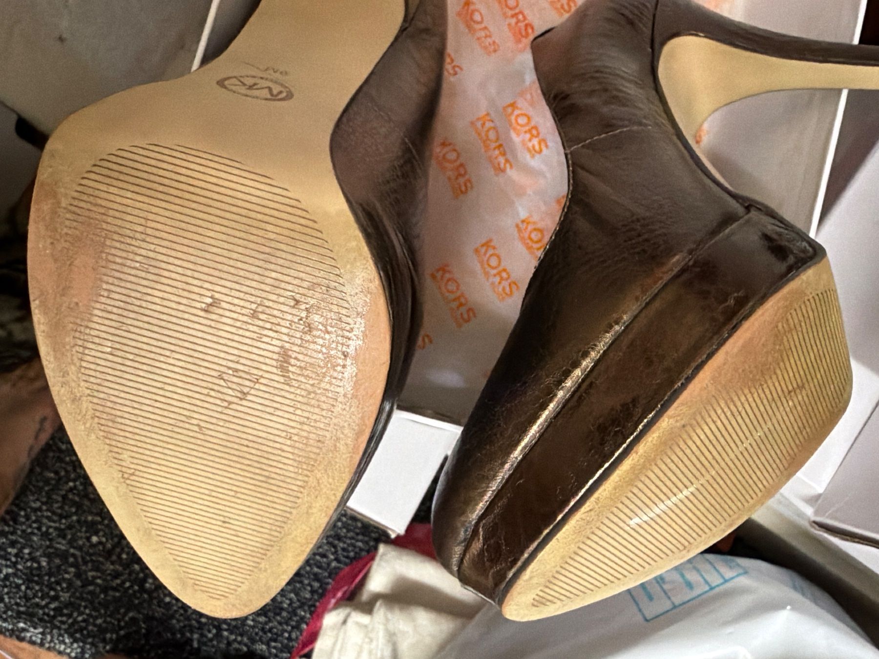 Michael Kors Scarpe da donna: Michael Kors décolleté bronzo – Nuovo e nell'imballaggio originale da Ponte Capriasca venduto da nuty78 1