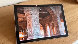 Microsoft Surface Pro (5th Gen) - 128GB i5