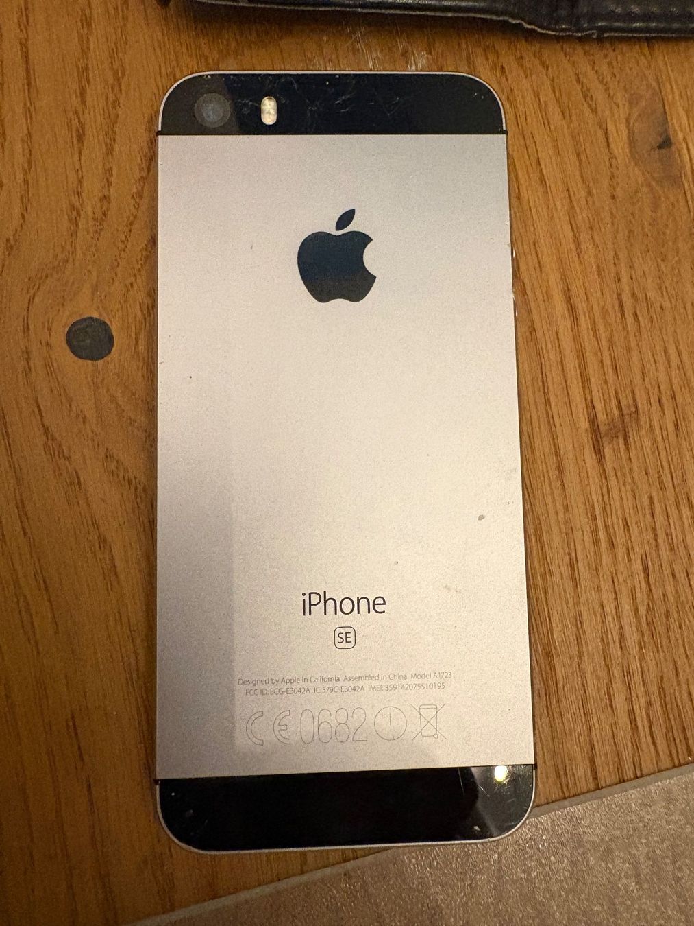 Apple Handys / Smartphones: iPhone SE 16GB mit Hülle – Gebraucht aus Biel/Bienne von fraenku 3