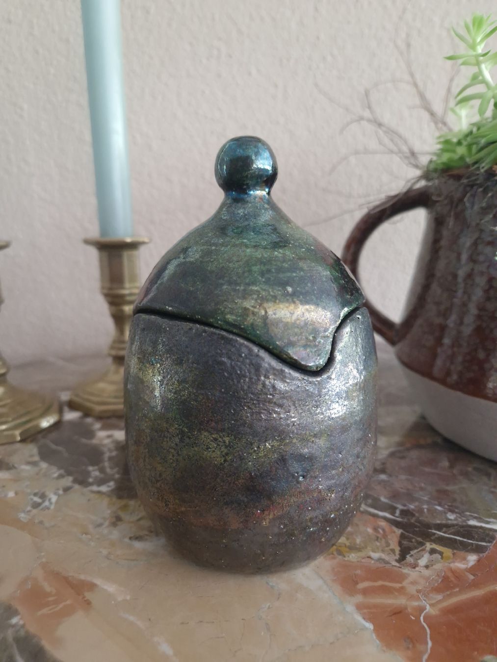 Tutte le decorazioni: Keramikdose mit Deckel, einzigartig & handgemacht – Usato da Obfelden venduto da Vintage-to-go