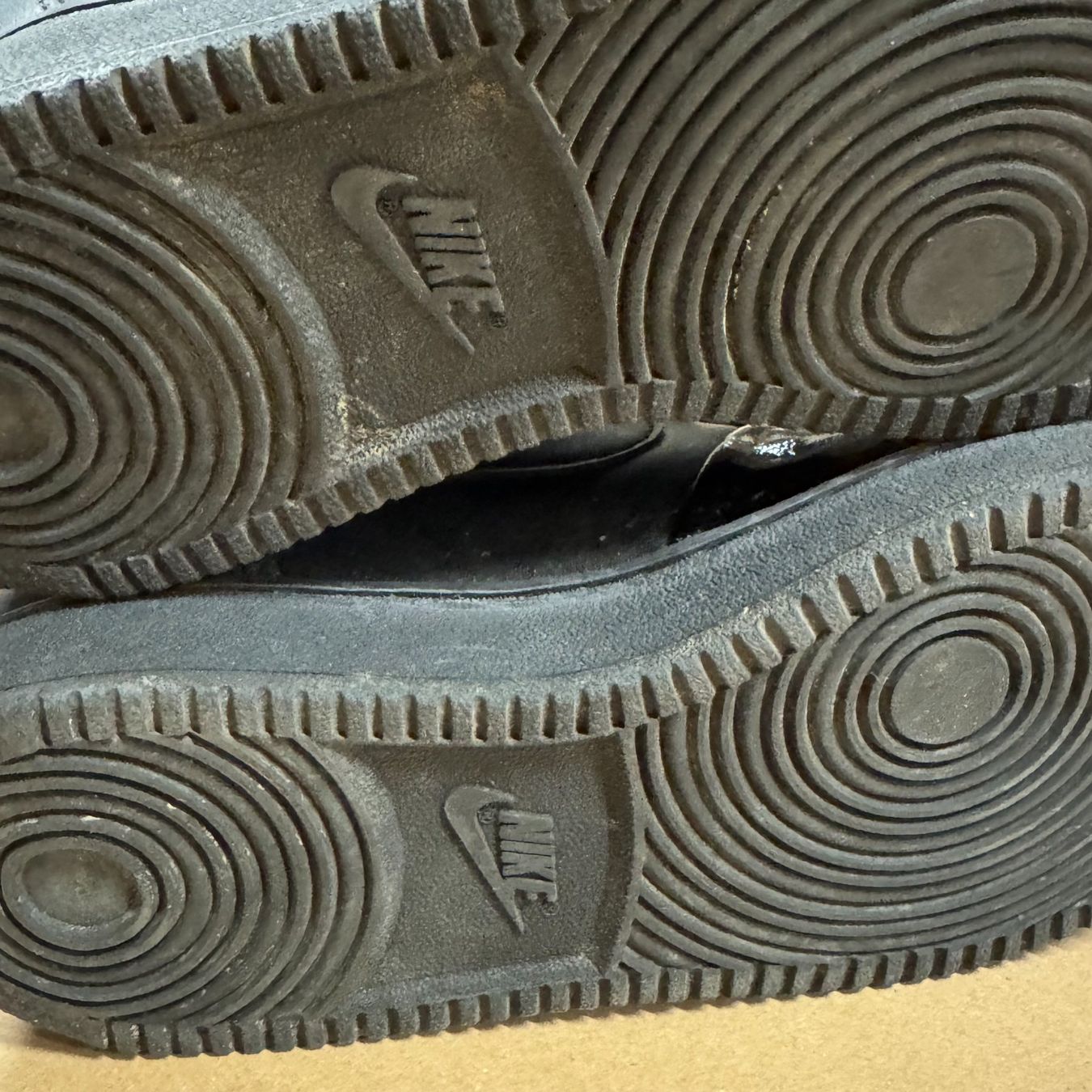 Nike Damenschuhe: Nike vintage high top sneakers size 38.5 – Gebraucht aus St. Gallen von sourced_limited 2