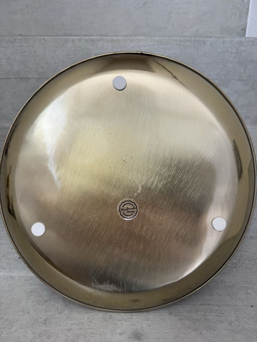 Piatti di portata: Goldenes Vintage Serviertablett, Durchmesser 33 cm. – Usato da Balterswil venduto da pat_7f8b 1