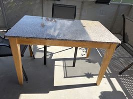 Tisch für drinnen und draussen