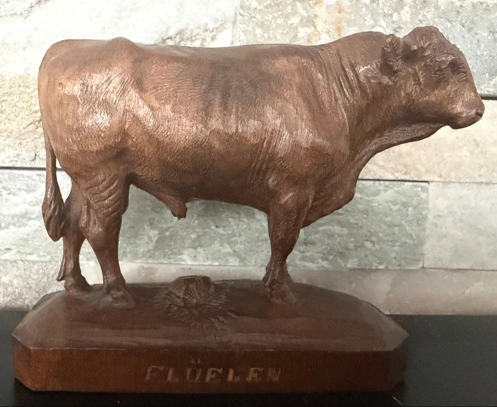 Skulpturen & Statuen: Brienzer Schnitzerei << Flüeler Stier>> – Gebraucht aus Hinwil von Chnap