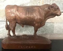 Brienzer Schnitzerei << Flüeler Stier>>