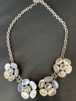 Collier vintage argenté avec fleurs et strass ✨ élégant!