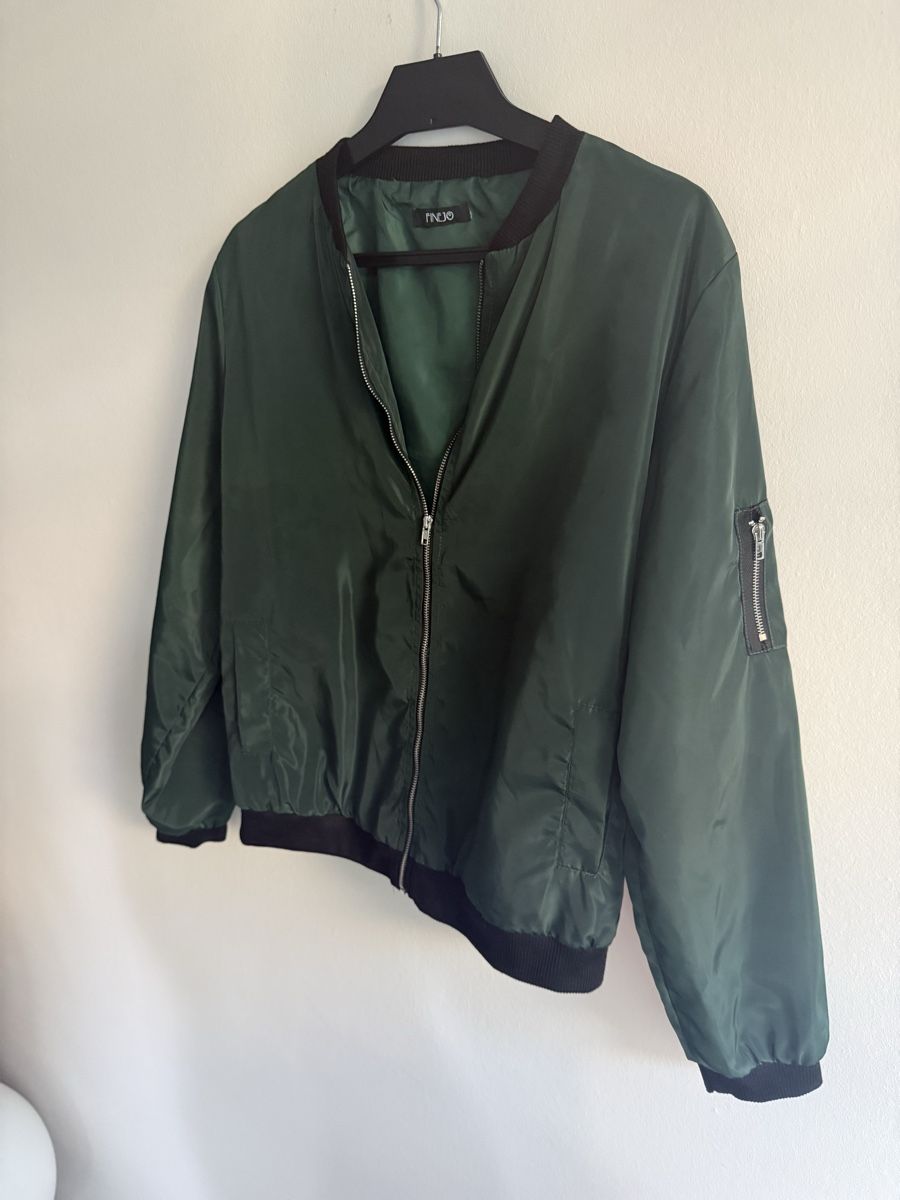 Jacken: Olive Green Bomber Jacket – Size S – Neu (gemäss Beschreibung) aus Genève von fat_5zzp