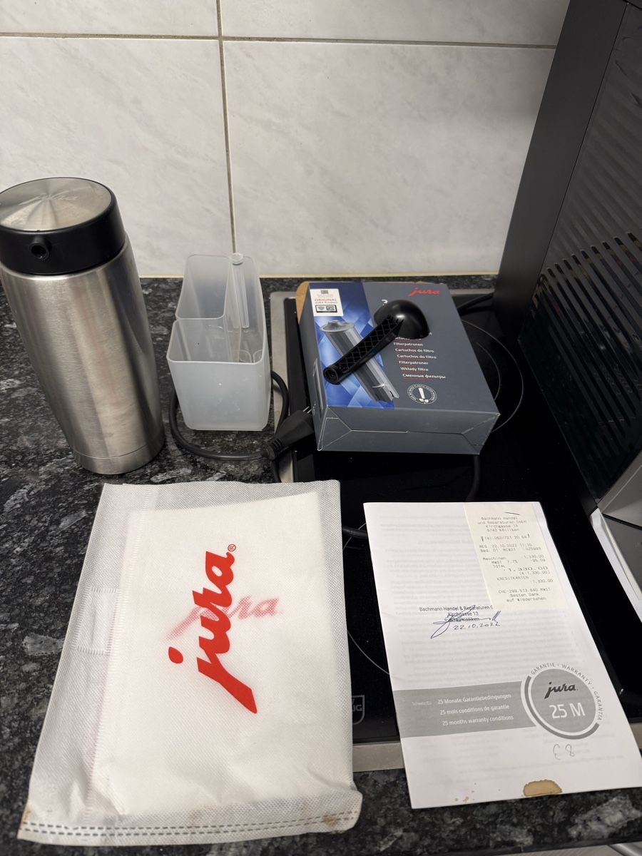 Jura Macchine per caffè & Macchine per espresso: Jura E8 Kaffeevollautomat  – Difettoso da Adligenswil venduto da stern79 1