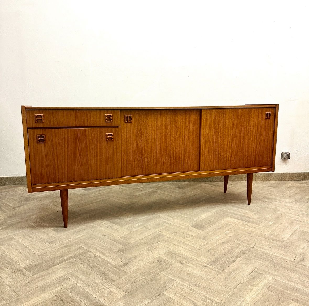 Cassettiere: Mid Century swedish teak Sideboard – Usato da basel venduto da vintory.ch 3