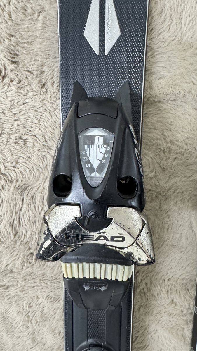 Head Skis: Head Chip Carving Ski mit Bindung schwarz gebraucht – D'occasion à Dietlikon par kickboxer_999 2