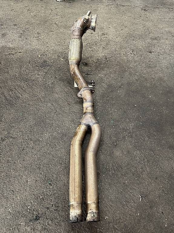Audi Sistemi di scarico: AUDI Rs3 8P Milltek Downpipe – Usato da Oetwil am See venduto da CarParts