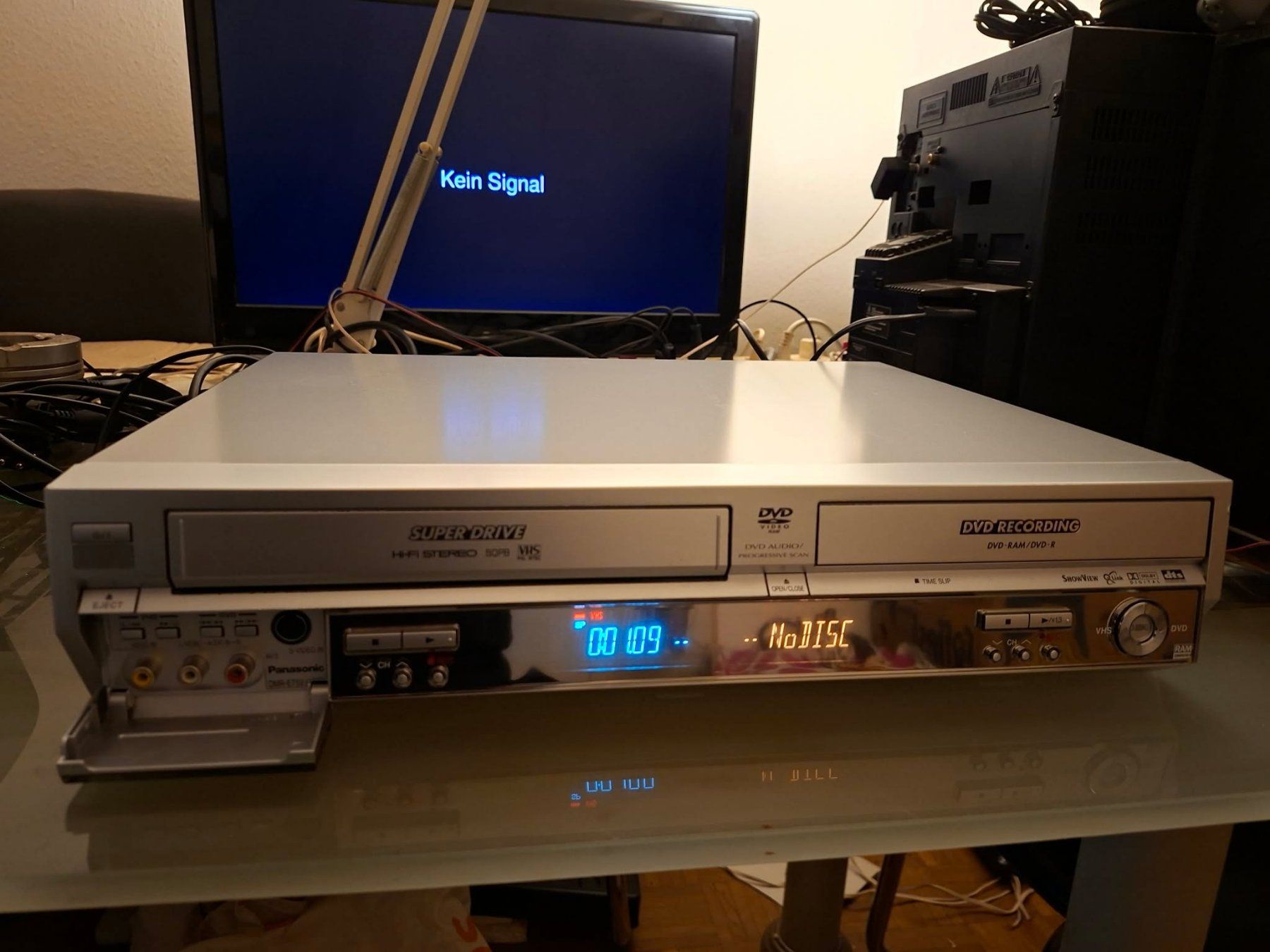 Panasonic Registratori: Panasonic DMR-E75V Kombi  DVD Recorder  und  VHS Recorder – Usato da Wittenbach venduto da Nostalgie1965 2