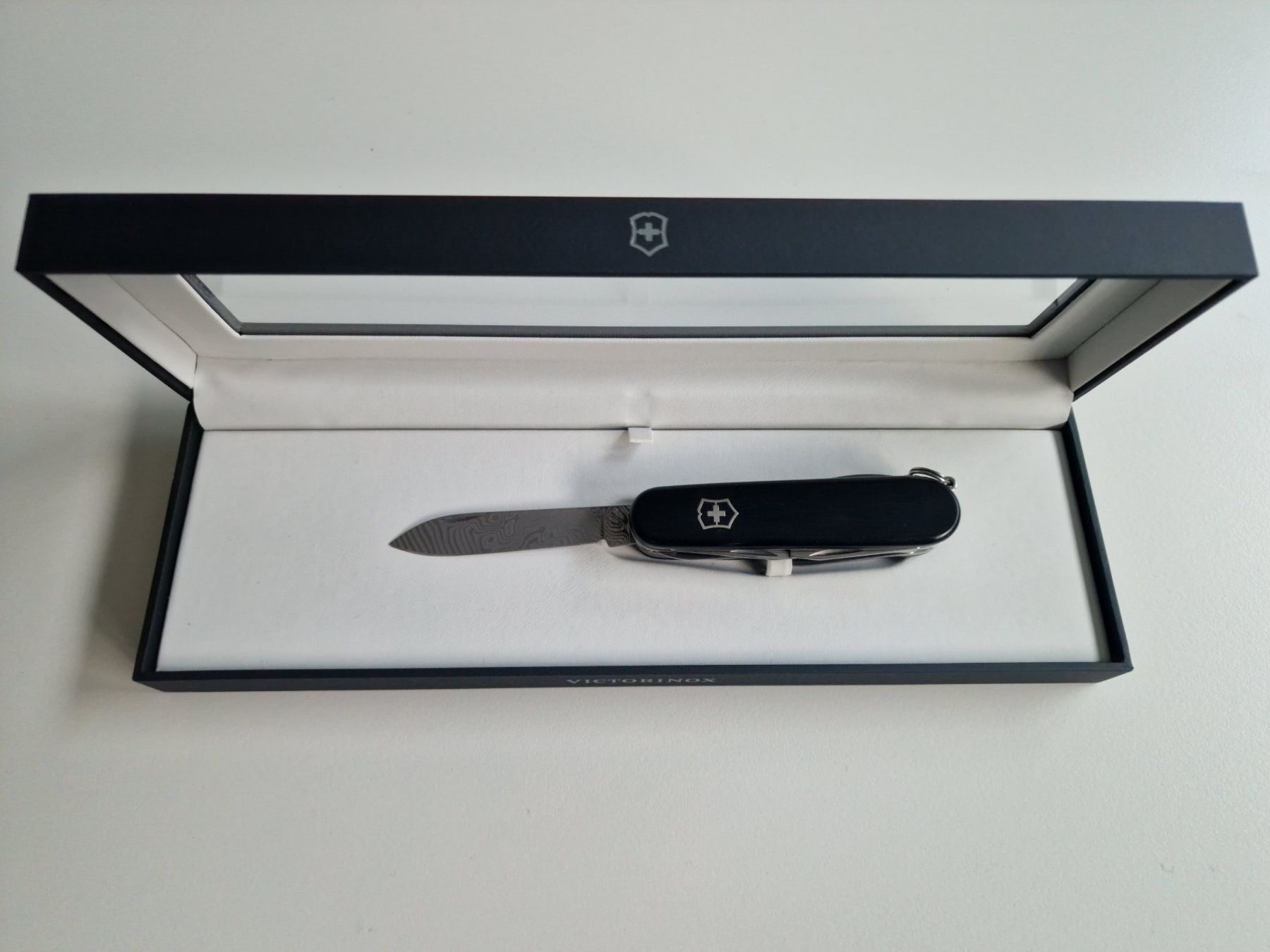 Victorinox Coltelli tascabile: Victorinox Damast Limited Edition 2011 – Nuovo (secondo la descrizione) da Kerns venduto da cucula 1