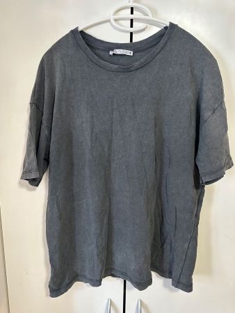 Graues T-Shirt von Zara (S)