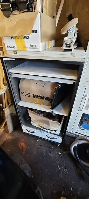 Eléments de bureau: Rollcontainer Büro oder Werkstatt – D'occasion à Solothurn par Uherbert
