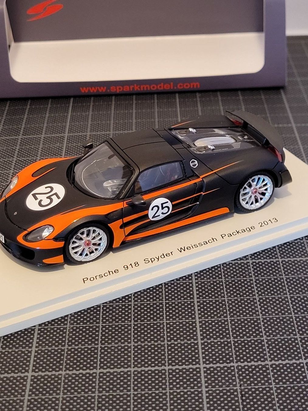 Porsche Voitures modèles: Porsche 918 Spyder – Neuf avec emballage d'origine à Chézard-St-Martin par AlPat-Collections 3