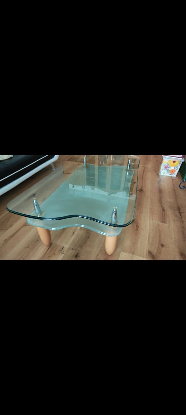 Tische: Couchtisch Glas Holz modern Design gebraucht. – Gebraucht aus Wolfenschiessen von ren_j9zt 1
