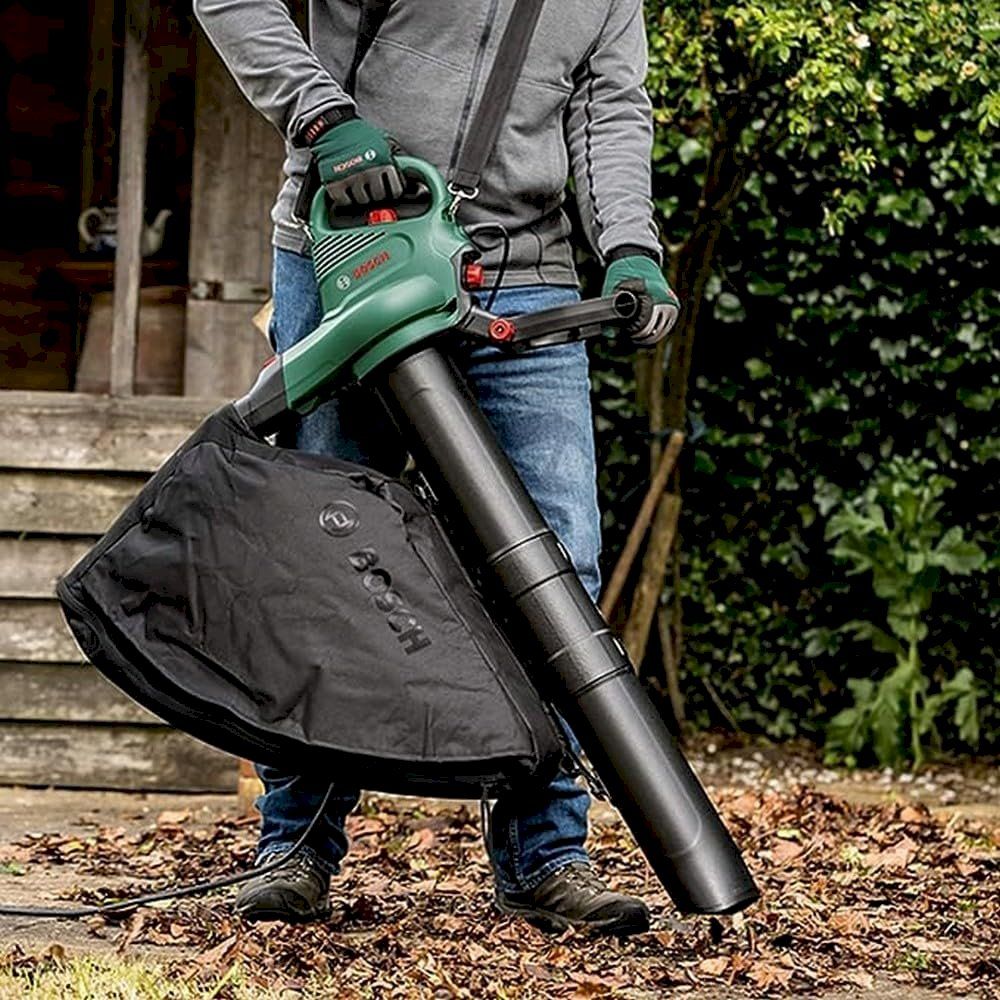Bosch Aspirateurs & souffleurs à feuilles: Bosch UniversalGardenTidy 3000 – Neuf avec emballage d'origine à Bottighofen par zaap 3