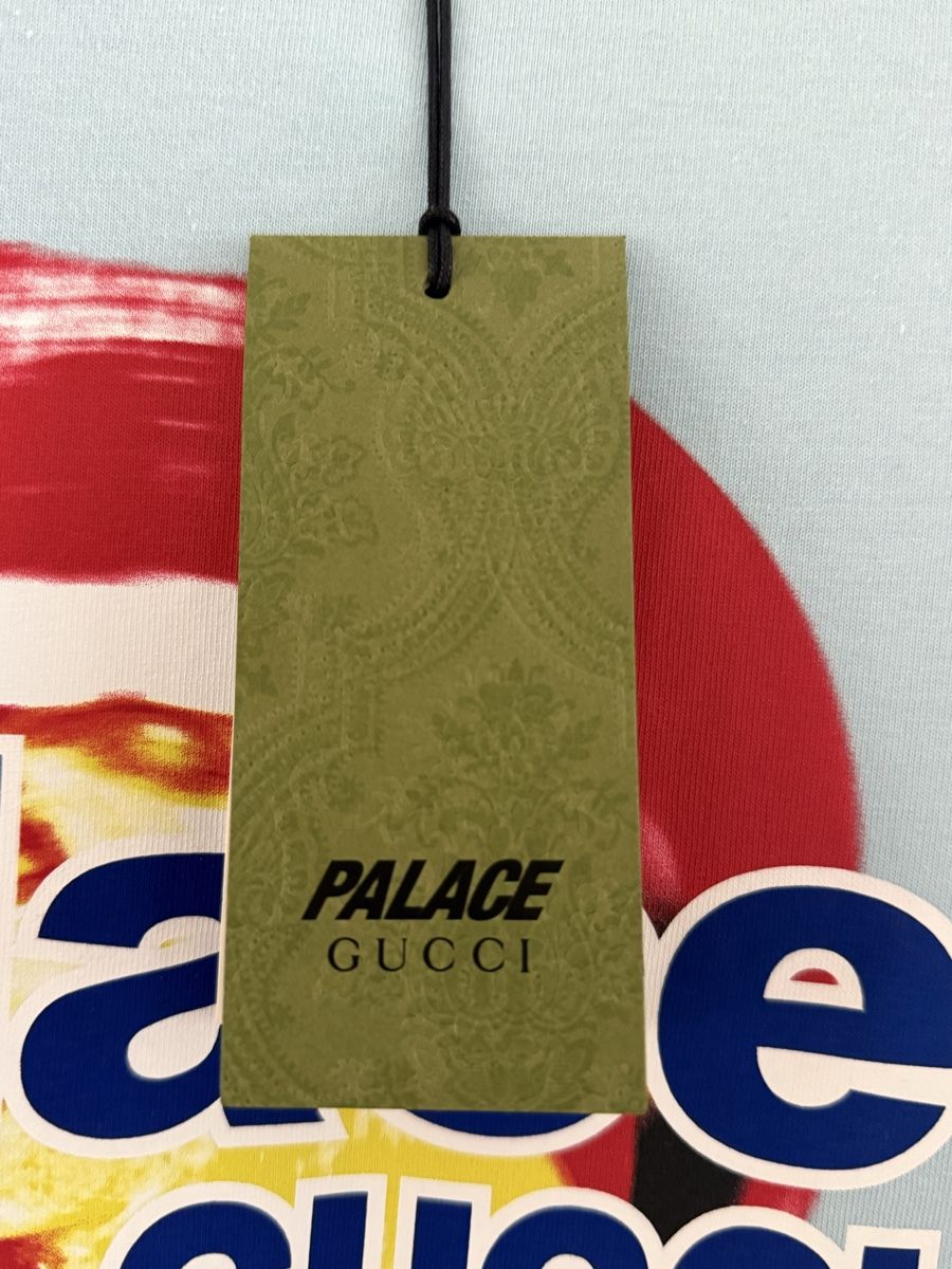 Gucci T-shirt: Gucci x Palace Tshirt – Nuovo e nell'imballaggio originale da Kilchberg ZH venduto da LuxuryVault 4