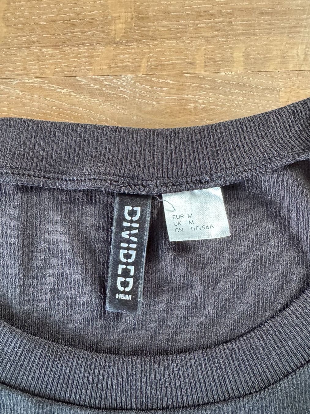 H&M Vestiti: Robe noire H&M Divided M – Usato da Rossemaison venduto da Carduelis 1