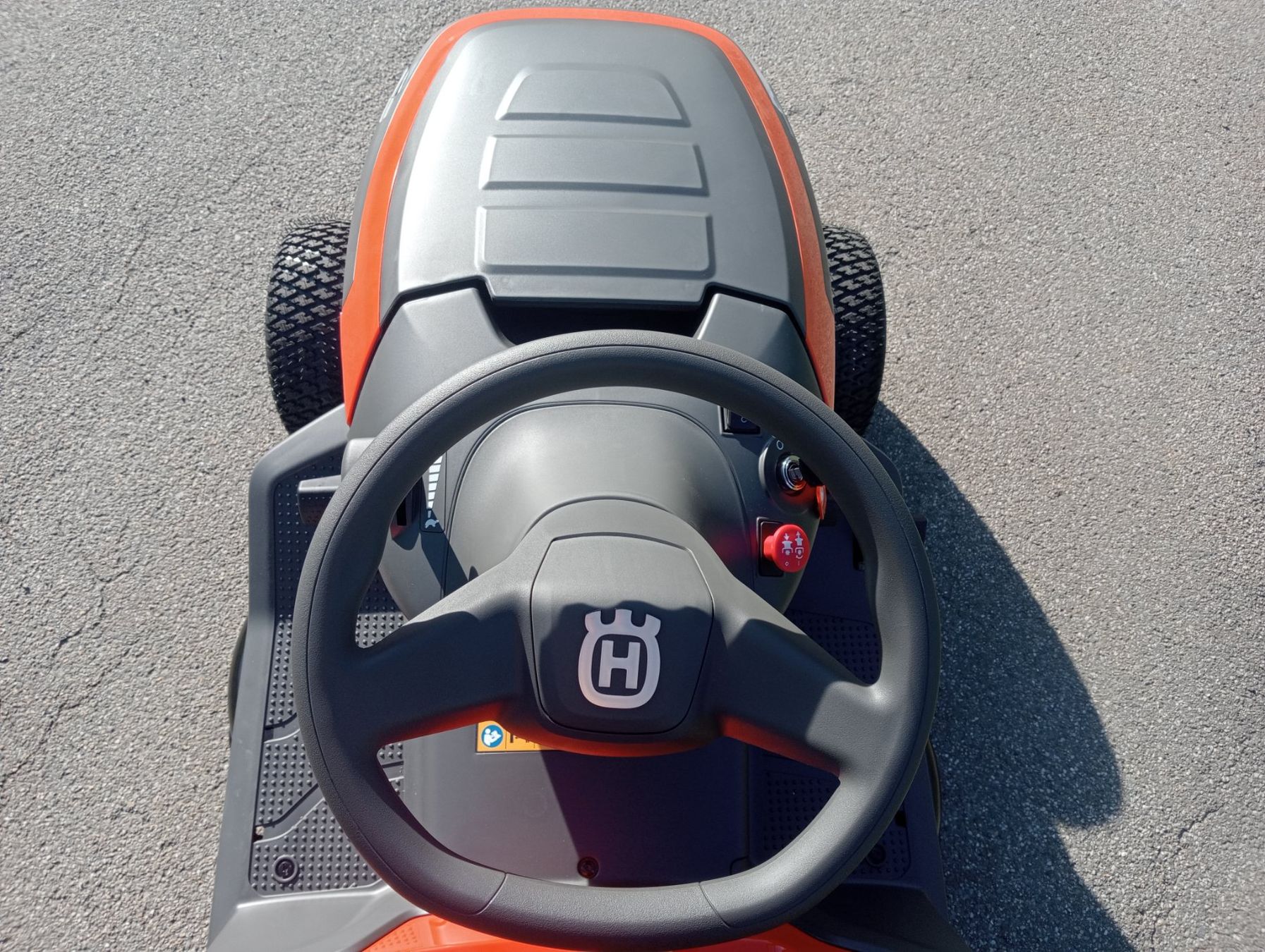 Husqvarna Tagliaerba: Traktor Rasentraktor TC114 Husqvarna – Nuovo e nell'imballaggio originale da Rüegsbach venduto da HusqvarnaShop3418 4