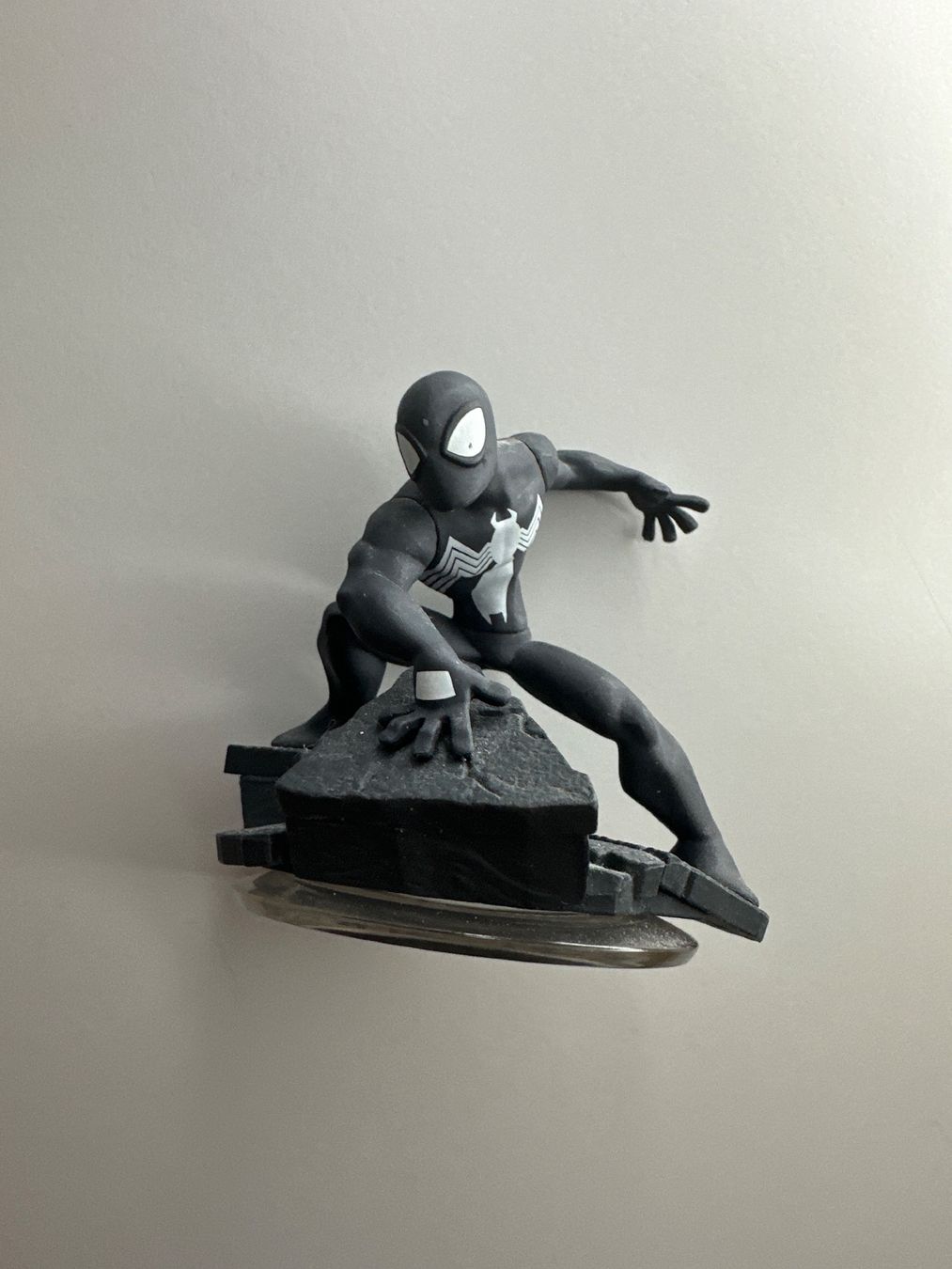 Disney Statuette: Disney Infinity Figur - Marvel Black Suit Spider-Man – Usato da St.gallen venduto da taduz