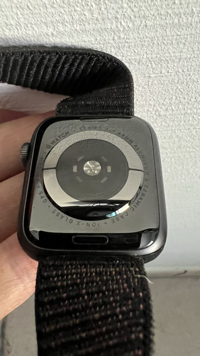 Apple Smartwatch: Apple Watch Series 4, 44mm – Usato da schöftland venduto da polymechaniker 2
