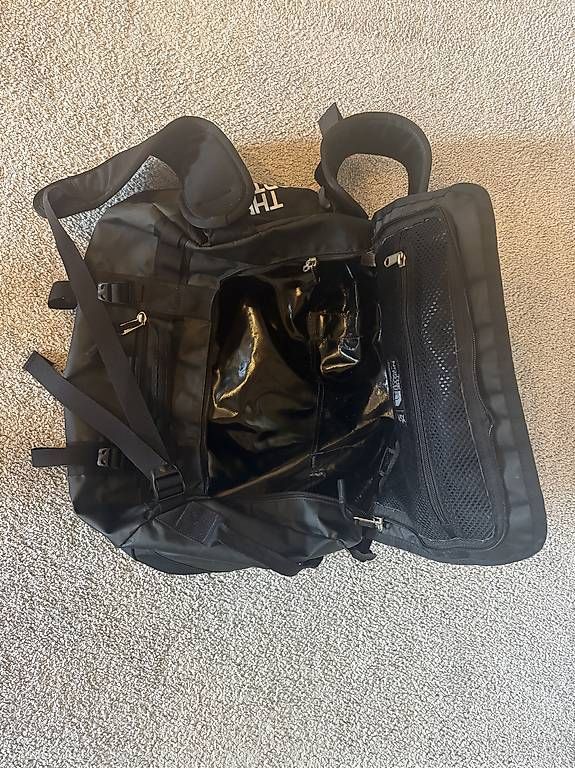 Rucksäcke: Defekte The North Face Tasche/Rucksack  CHF 20. – Gebraucht aus Uttigen von extreme08
