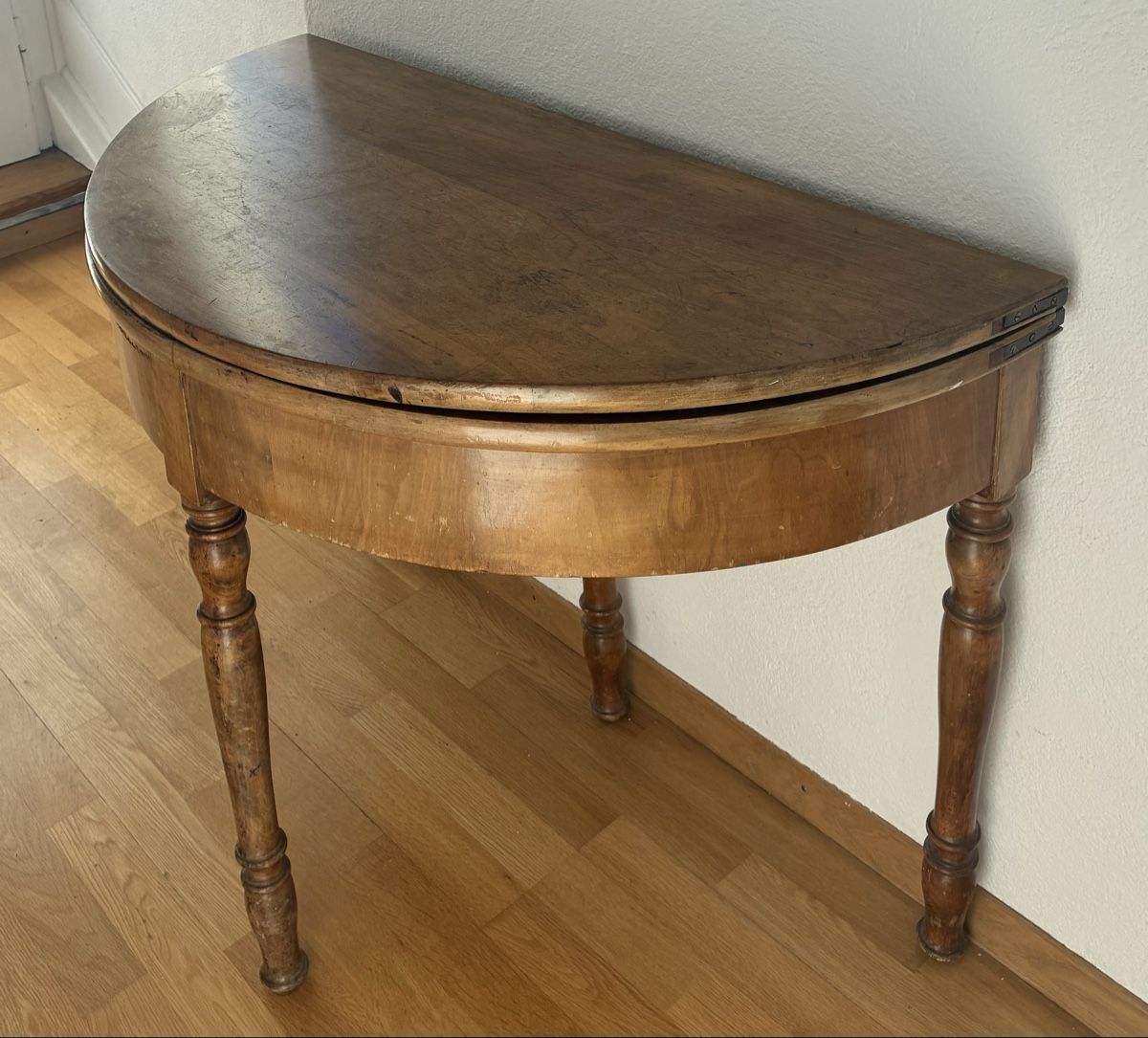 Tables: Table demi lune – D'occasion à Delémont par Jinjule 2